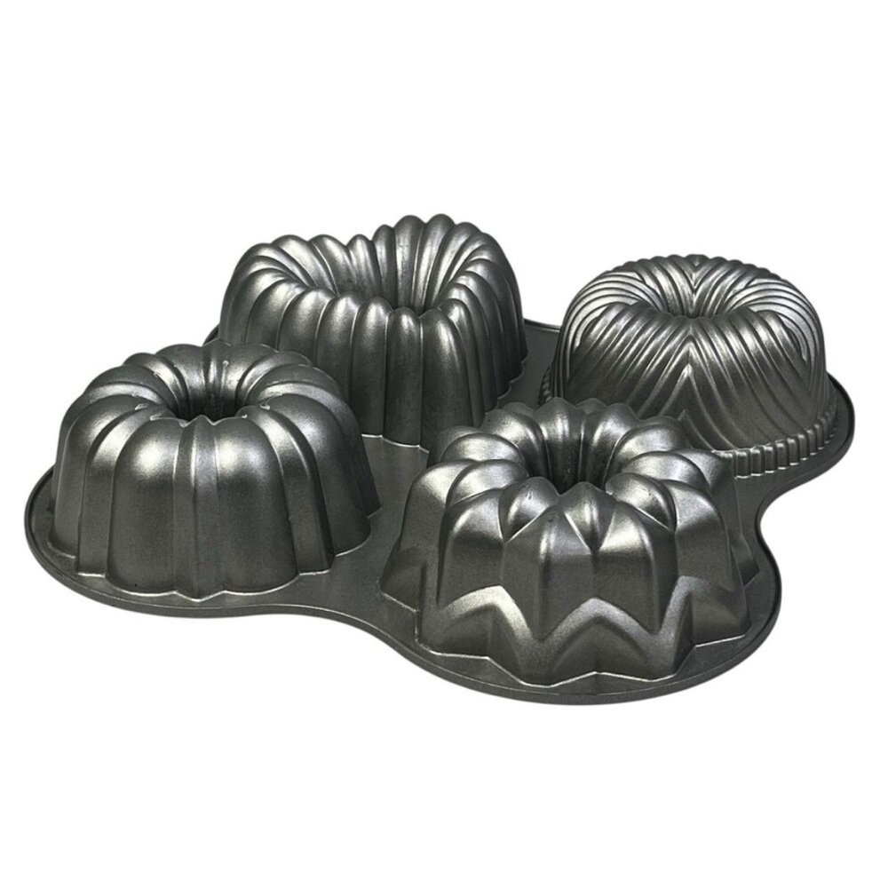 Nordic Ware Bundt Quartet Cake Pan 4 Mini Bundt Designs 9 Cups Heart Star Donut